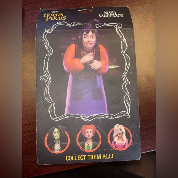 Beca Disney Hocus Pocus Mary Sanderson Collectible Figurine NEW - Picture 4 of 6